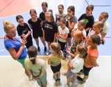 SKS odkrywa nowe talenty sportowe. Z wizytą w szkole podstawowej w Przodkowie                                     