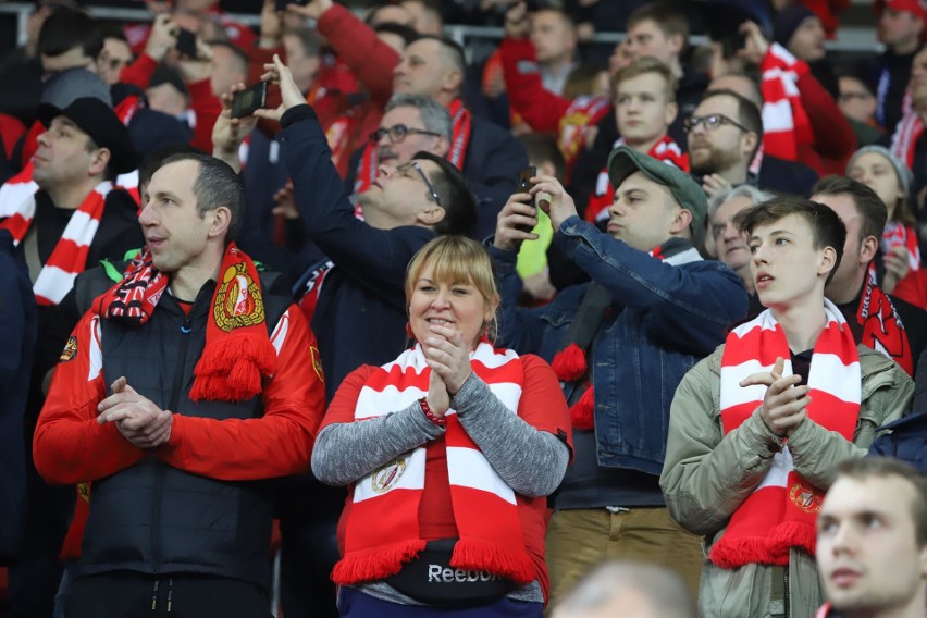 Kibice na meczu Widzew Łódź - Elana Toruń który zakończył się remisem 1:1.