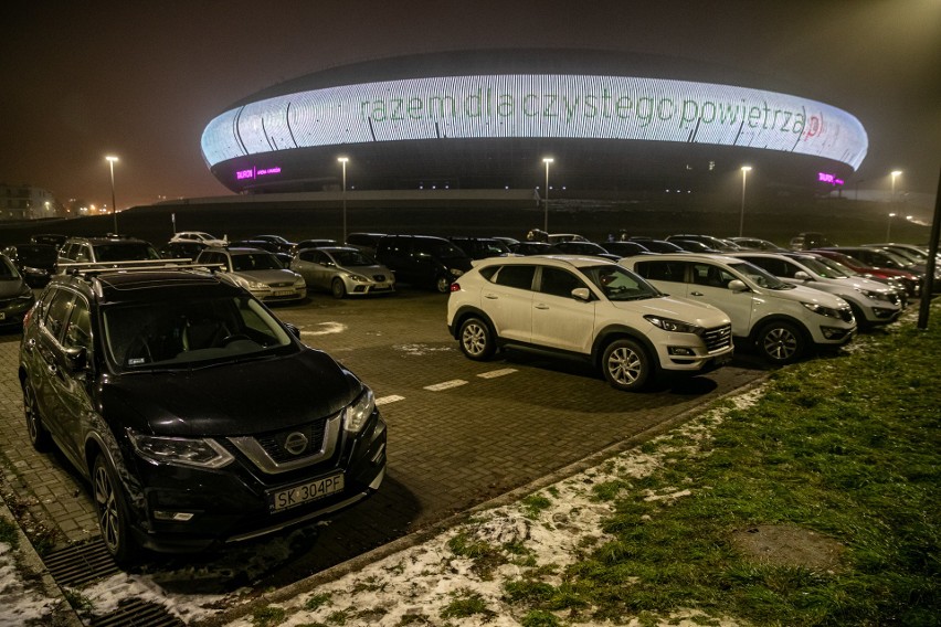 Kraków. „Alicja w Krainie Czarów - ogród świateł” w Ogrodzie Doświadczeń wciąż przyciąga. Teraz łatwo zaparkować w pobliżu [ZDJĘCIA] 14.12. 