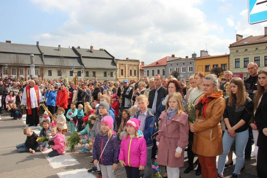 W Niedzielę Palmową ulice Strumienia po raz drugi w tym roku...