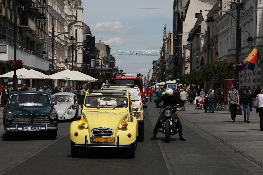 Święto ulicy Piotrkowskiej. Parada starych samochodów [ZDJĘCIA]