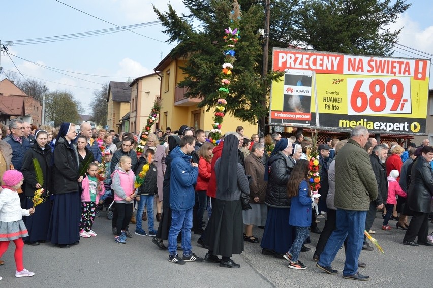 Niedziela Palmowa w Rudniku nad Sanem. Przez osła nie było wjazdu do Jerozolimy