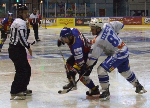 W hokejowym sparingu, rozegranym w Oświęcimiu, miejscowa Unia pokonała MMKS Podhale Nowy Targ 4:2.