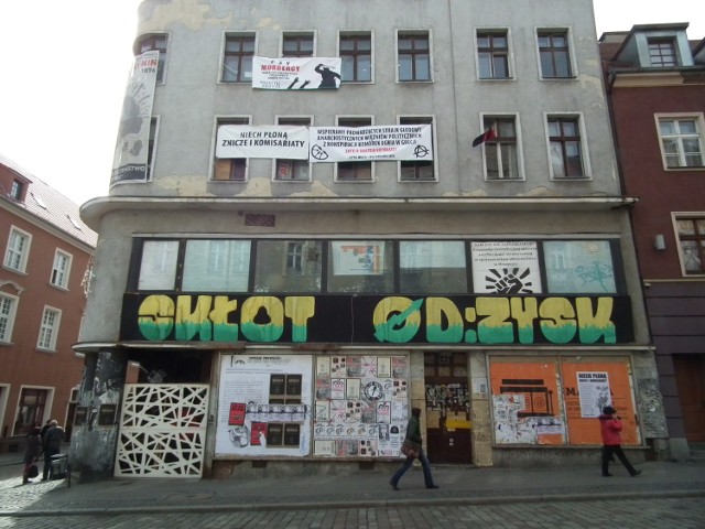 Stary Rynek: Anarchiści polubili pieniądze