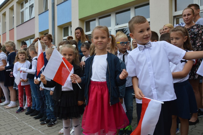 W żarskich szkołach dziś na apelach inauguracyjnych nowy rok...