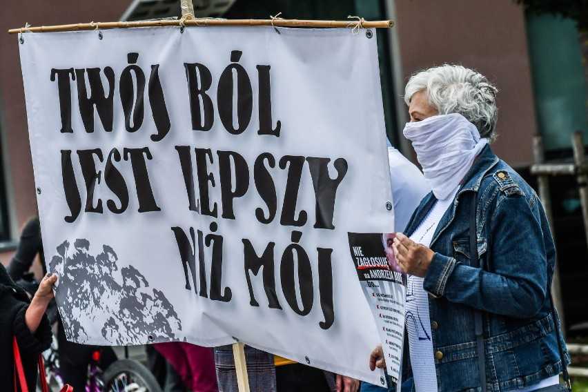 W sobotę Obywatele RP na ulicy Mostowej w Bydgoszczy...