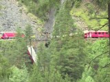Pociąg wykoleił się w szwajcarskich Alpach. 6 osób zostało ciężko rannych