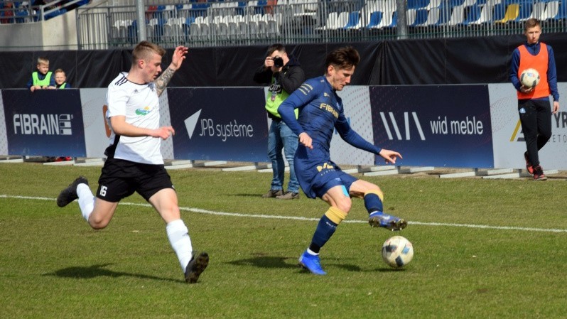 Stal Rzeszów pokonała Wiślan Jaśkowice 4:0 i została liderem...