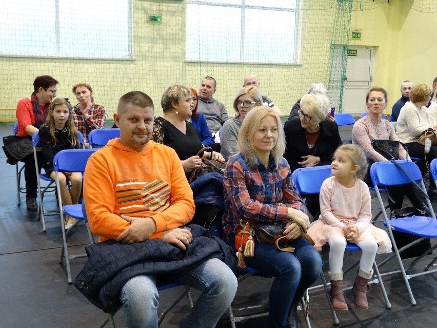 Ostrów Maz. Ślubowanie i pokazy klasy sportowej w „dwójce” [ZDJĘCIA]