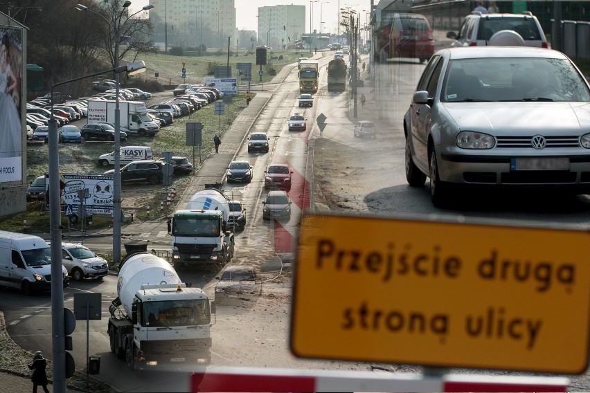 W środę, 6 lutego, plac budowy pod nową linię tramwajową na...