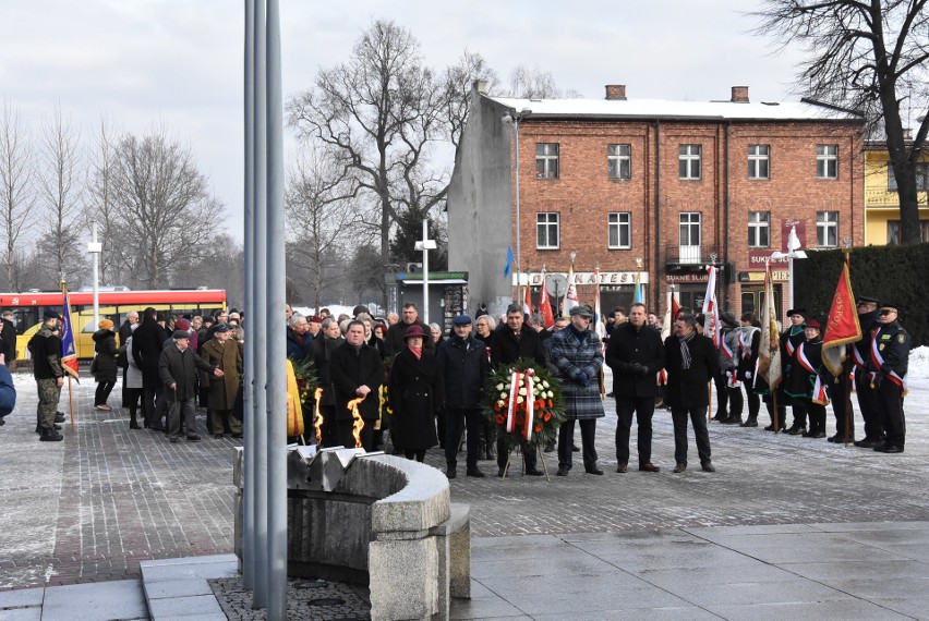 Oświęcim. Obchody wyzwolenia miasta zakończyły się składaniem kwiatów pod Pomnikiem Nieznanego Żołnierza. Przybyła też delegacja ONR