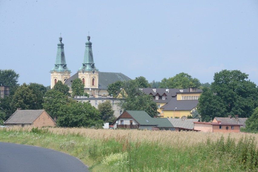 Sanktuarium to miejsce święte, w którym w sposób szczególny...