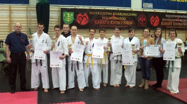 Sezon udanie rozpoczął się dla reprezentantów Ostrołęckiego Klubu Karate Kyokushin.