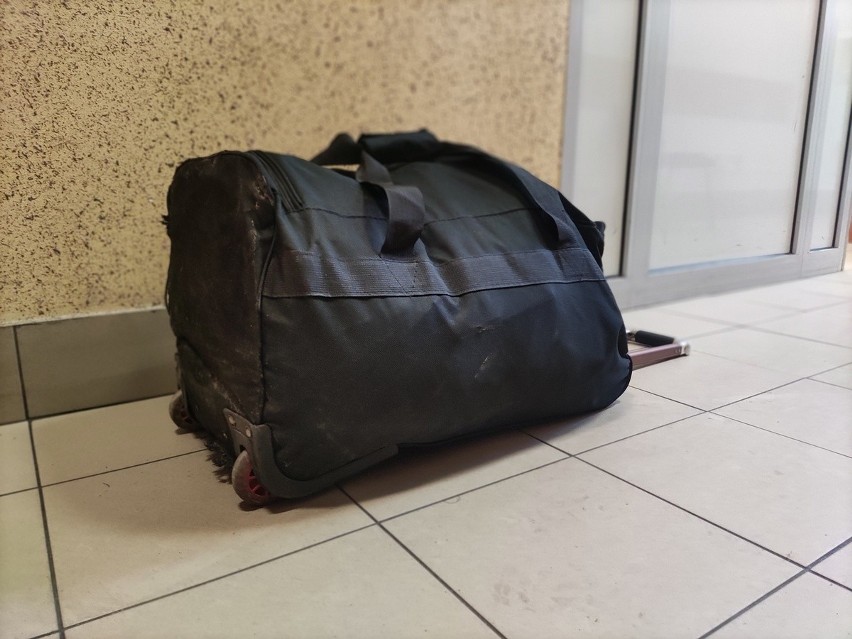 Ostrów Mazowiecka. Znaleziono torbę. Policja szuka właściciela podróżnej walizki