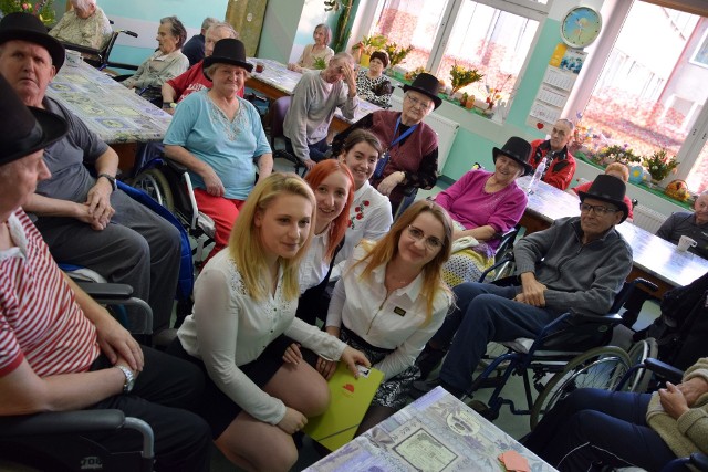 W Zakładzie Opiekuńczo-Leczniczym Szpitala Miejskiego w Miastku pojawiły się studentki pierwszego roku pracy socjalnej Akademii Pomorskiej w Słupsku.