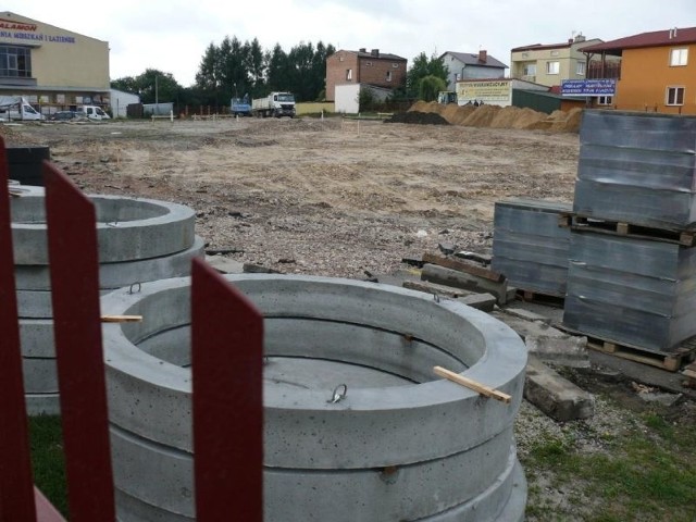 Trzy tygodnie temu rozpoczął się remont południowej części jędrzejowskiej targowicy.
