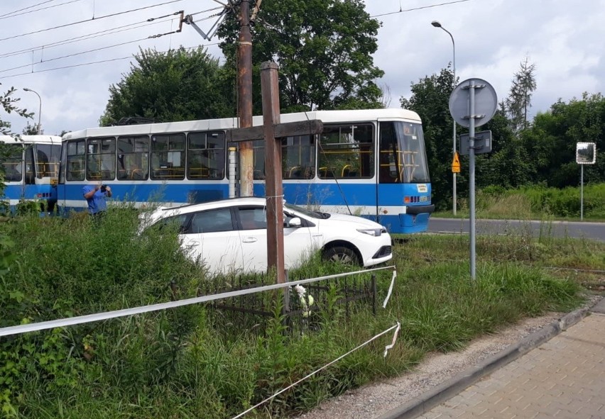 Wypadek na ul. Kosmonautów we Wrocławiu. Tramwaj zderzył się...