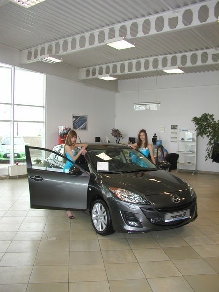 Nowa Mazda 3 wyczekiwana była od dawna. Auto dostępne jest w wersji sedan i hatchback (na zdjęciu).