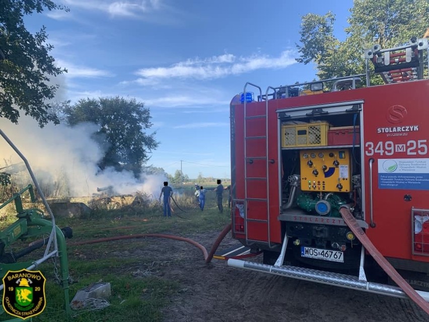 Pożar stodoły w Rycicy. Interweniowało sześć zastępów straży pożarnej. 26.09.2021. Zdjęcia