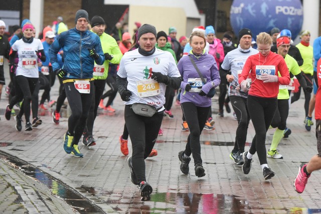 Chociaż do końca 2018 roku zostało jeszcze kilka dni, to poznańscy biegacze już symbolicznie go pożegnali. W sobotę nad Maltą odbył się bowiem Bieg Sylwestrowy. Uczestnicy rywalizowali na dwóch dystansach - 5,4 km (jedna pętla wokół jeziora) i 10,8 km (dwie pętle).Zobacz kolejne zdjęcie --->