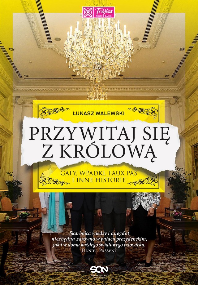 Łukasz Walewski skończył stosunki międzynarodowe na Uniwersytecie w Łodzi, w radiowej Trójce prowadzi audycje „Trzecie oblicze dyplomacji” czy „Europa od kuchni”.