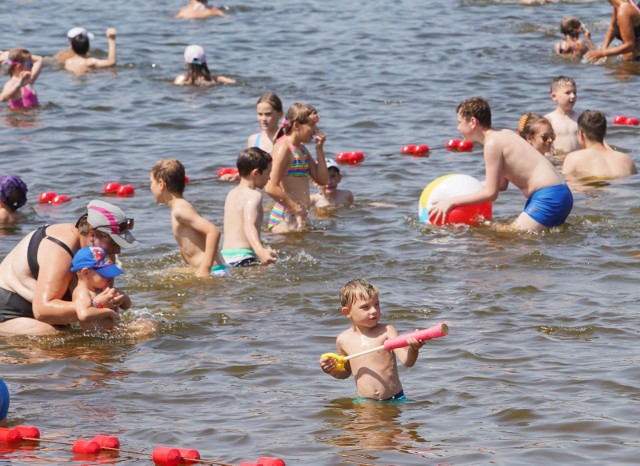 Państwowy Powiatowy Inspektor Sanitarny informuje, że 16 kąpielisk miejskich i zlokalizowanych w powiecie poznańskim jest przydatna do kąpieli. W przeciwieństwie do roku poprzedniego, sinica nie daje się we znaki.