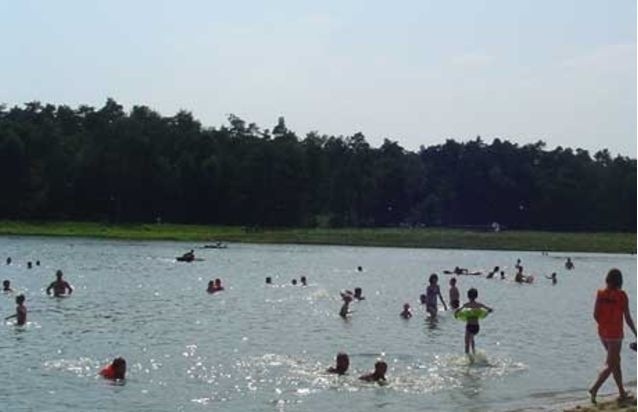 Kąpielsko na zalewie w Solcu-Zdroju od lat cieszy się dużą popularnością u letników.