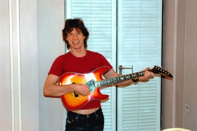 Do wylicytowania na aukcjach Allegro dla WOŚP była m.in. gitara Micka Jaggera.