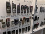 Oto stare telefony które są warte majątek. Kolekcjonerzy szukają tych modeli na giełdach staroci. Sprawdź czy masz je w domu! 27.03.2023
