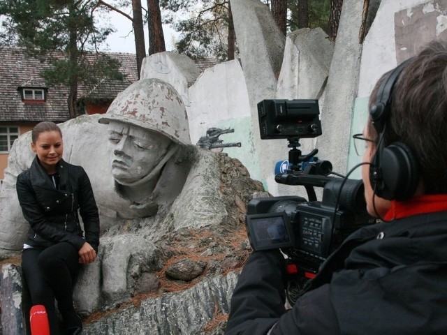 Podczas nagrywania programu rzeczniczka urzędu Patrycja Klarecka-Haładus twierdziła, że pomnik jest turystyczną atrakcją.