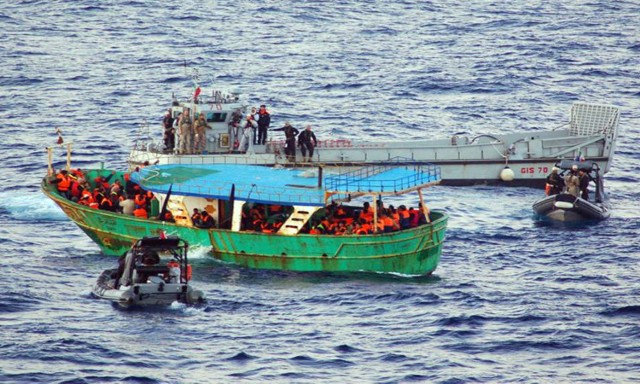 Dzięki operacji "Mare Nostrum" udało się w przeszłości uratować wielu imigrantów. Na zdjęciu jedna z akcji ratunkowych z 2014 roku.