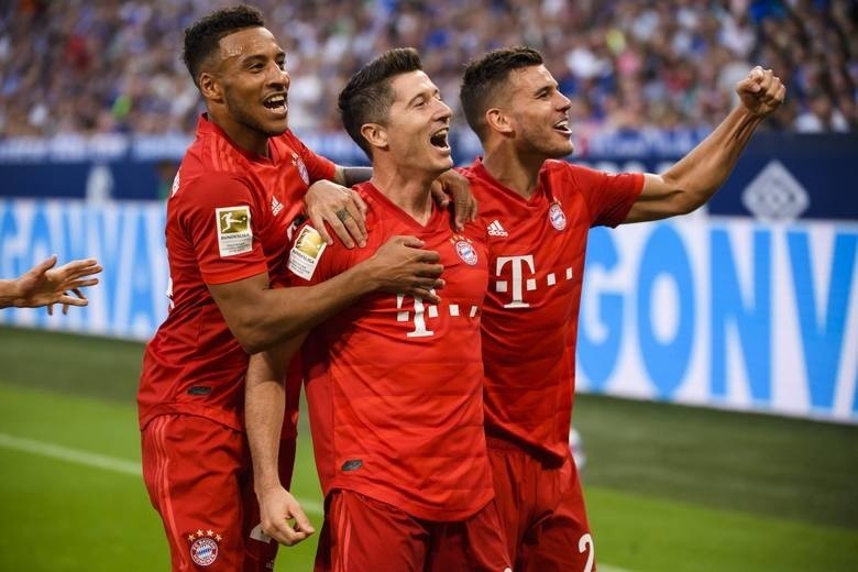 Robert Lewandowski gol na YouTube (WIDEO). RB Lipsk - Bayern Monachium 1:1. Bundesliga, skrót meczu