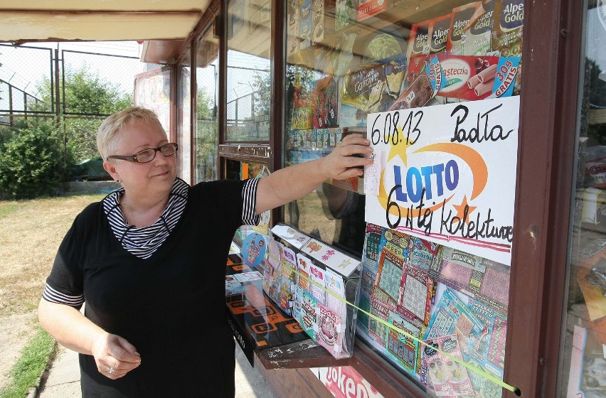 Kupił los w kiosku na Chojnach i wygrał 14 mln zł [ZDJĘCIA+FILM]