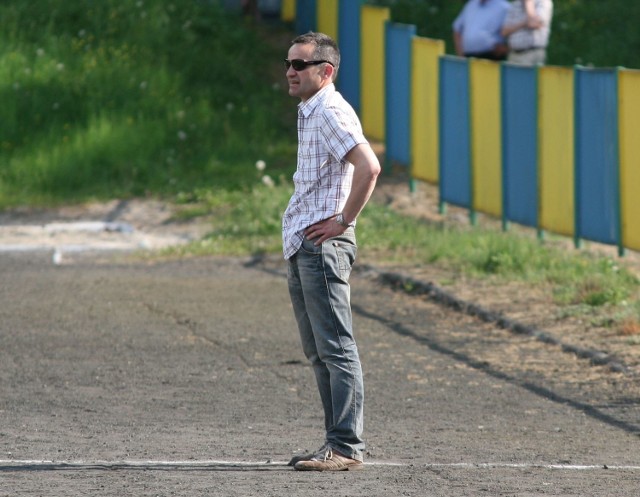 Trener piłkarzy Stali Nowa Dęba DANiel Młynarczyk jest mocno niezadowolony z gry swojego zespołu.
