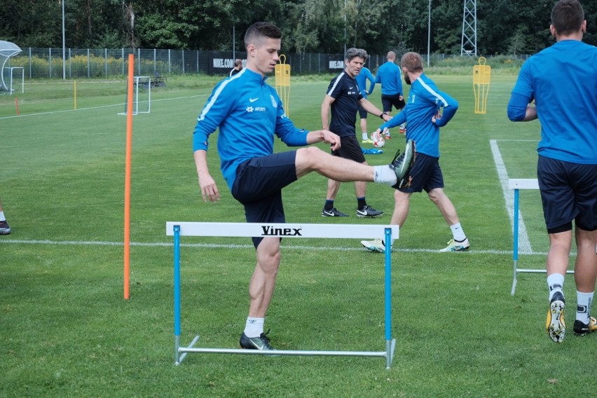 Trening piłkarzy Lecha Poznań przed meczem z Arką Gdynia