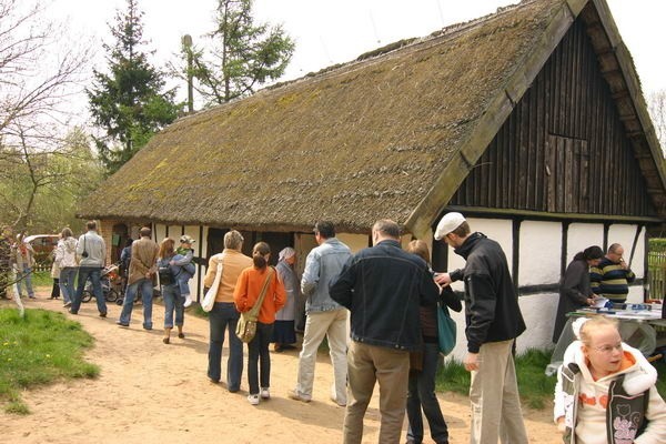 Piknik folklorystyczny "Czarne Wesele" w skansenie w...