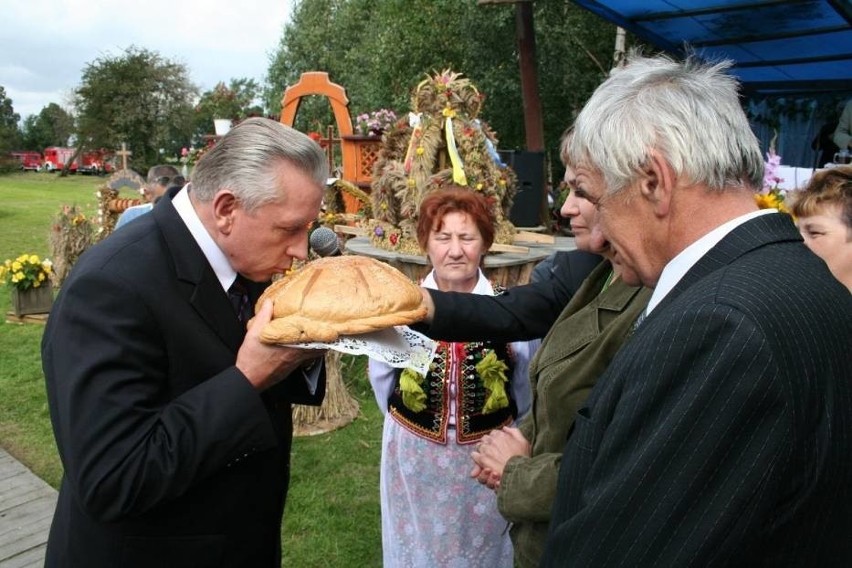 Andrzej Lepper na dożynkach w Brześciu w 2006 r.