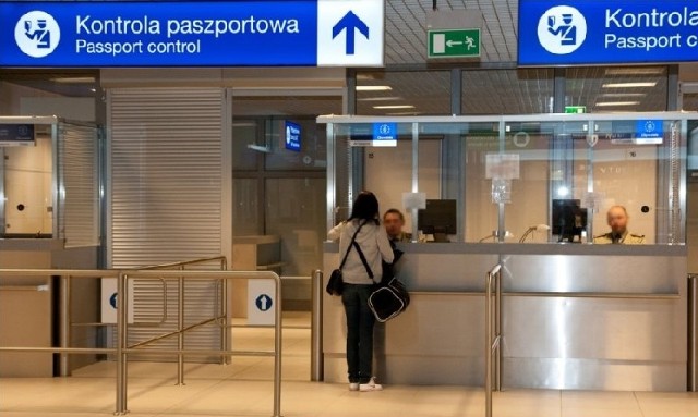 Poszukiwana w całej Europie 43-latka wpadła podczas kontroli granicznej na lotnisku Rzeszów - Jasionka.