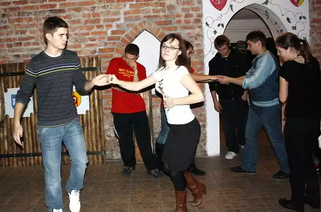 Magda Chojnicka - uprawia już taniec nowoczesny w grupie tanecznej "The Fresh", działającej w RDK i Marcin Borkowski.