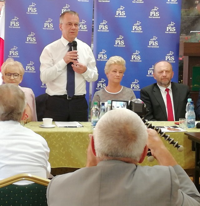 Około 40 osób wzięło udział w sobotnim spotkaniu z wiceministrem kultury i dziedzictwa narodowego Jarosławem Sellinem w Grudziądzu. Spotkanie było otwarte dla wszystkich, przyszli tylko sympatycy PiS. 