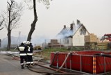 Pożar tartaku w Brzostowie. Gasi go 35 zastępów straży pożarnej! [zdjęcia]