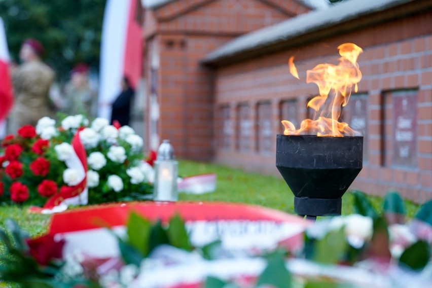 Upamiętnienie 82. rocznicy rozstrzelania Obrońców Poczty Polskiej na cmentarzu na Zaspie w Gdańsku