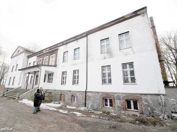 W pałacu w Rogawicy znajduje się 12 mieszkań. Sześć z nich wykupiła SM Dom nad Słupią.