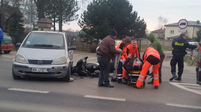 Wypadek z udziałem motocyklisty na rogu ulic Słowackiego i Banacha w Radomiu.