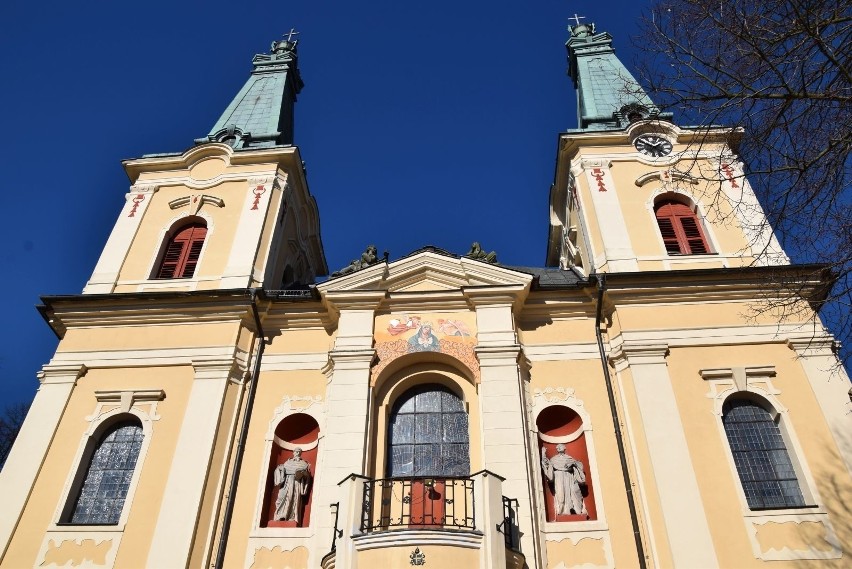 Msze odprawiane w Rokitnie rozpoczynają się od odmówienia...