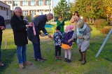 Przy Szkole Podstawowej 34 w Kielcach powstał nowy plac zabaw dla wszystkich dzieci. Zobacz zdjęcia
