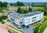 Oficjalne otwarcie zmodernizowanego Przedszkola Słoneczne w Wasilkowie. Nowe sale, kuchnia, korytarze i dobudowane całe skrzydło budynku