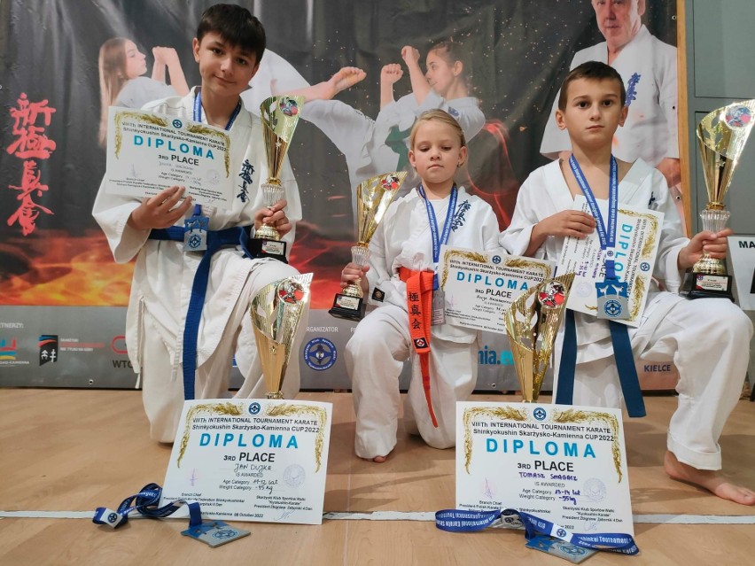Akademia Karate Szydłowiec przywiozła pięć medali z międzynarodowego turnieju w Skarżysku-Kamiennej