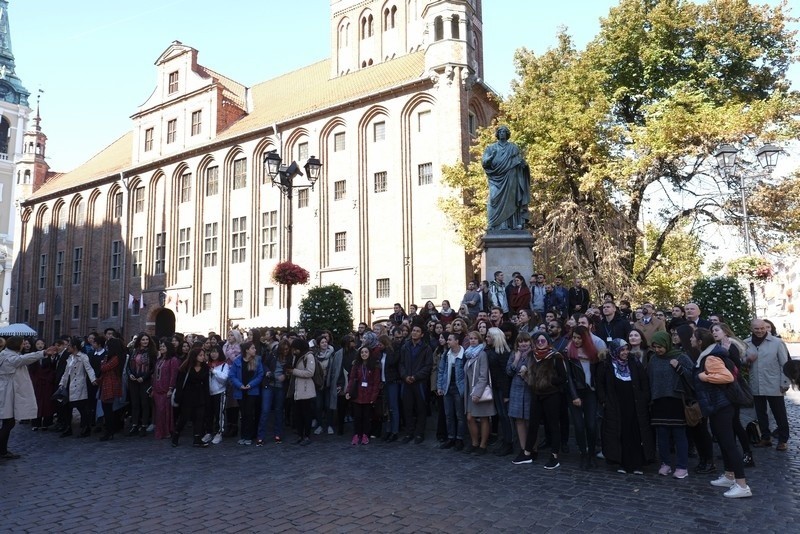 Zagraniczni studenci, którzy przez najbliższe miesiące będą...