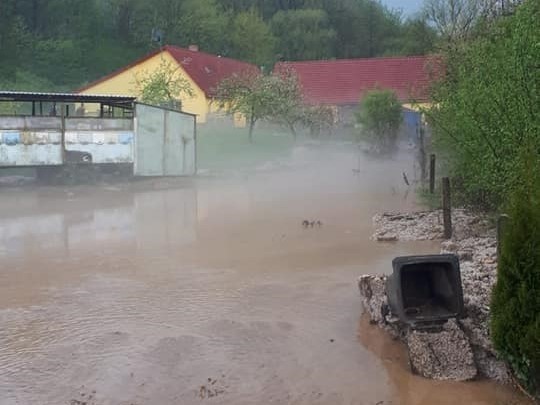 Burze nad Opolszczyzną. Ulewa w kilkanaście minut zalała...